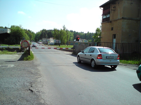 The photo for železniční přejezd Wolkerova, Kladno.